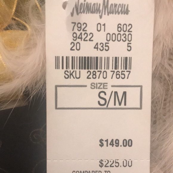 Metric Knits rabbit fur shawl-poncho - Picture 5 of 6